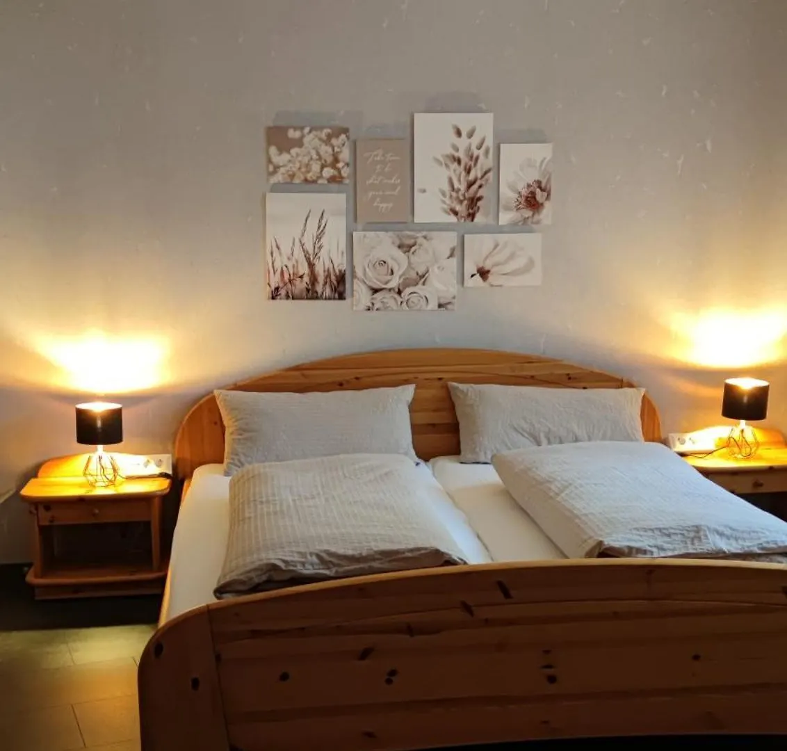 Ferienwohnung Nadine Petschler Obereisenheim 0*,