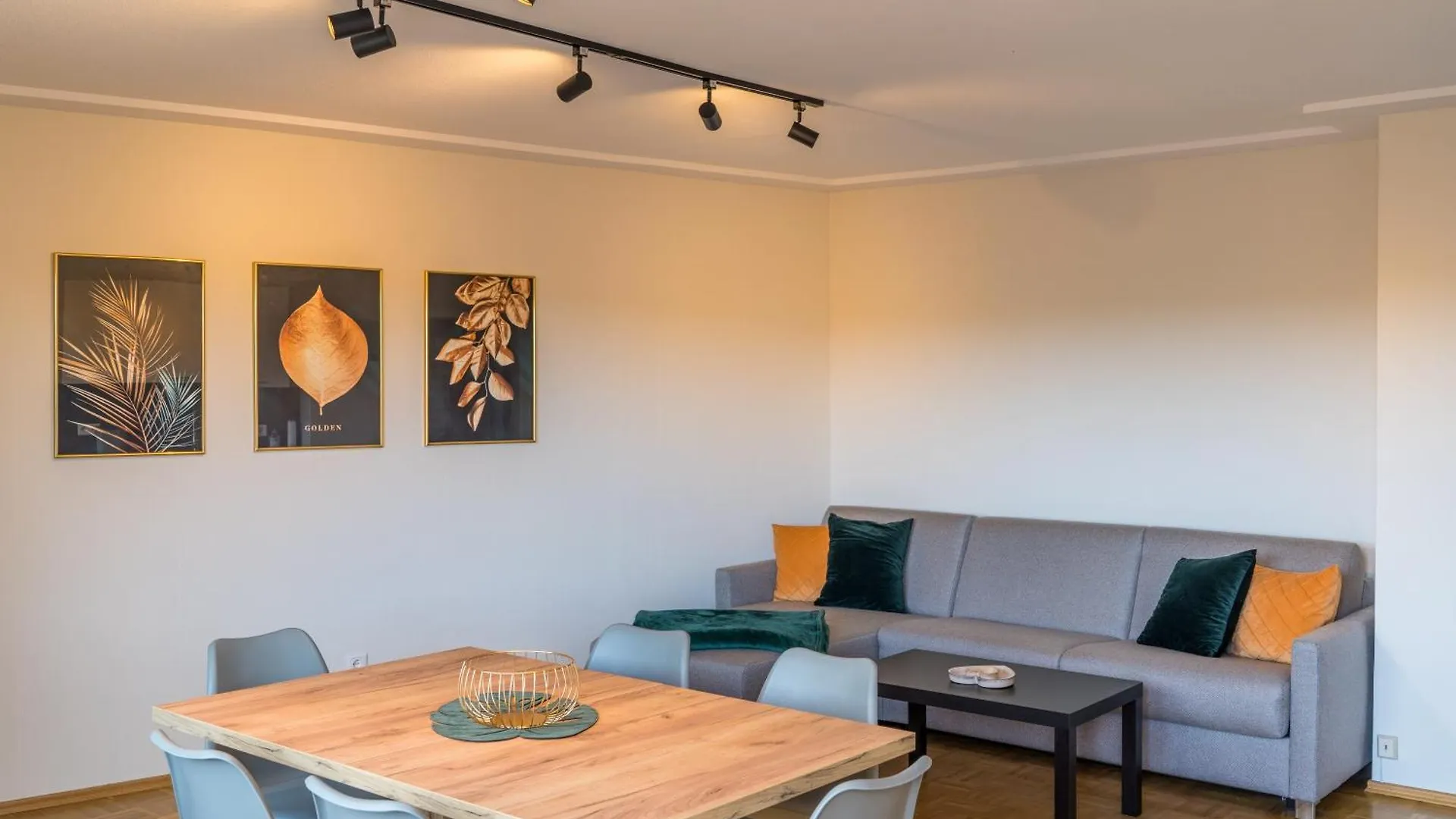 Lägenhet Ferienwohnung Nadine Petschler Obereisenheim